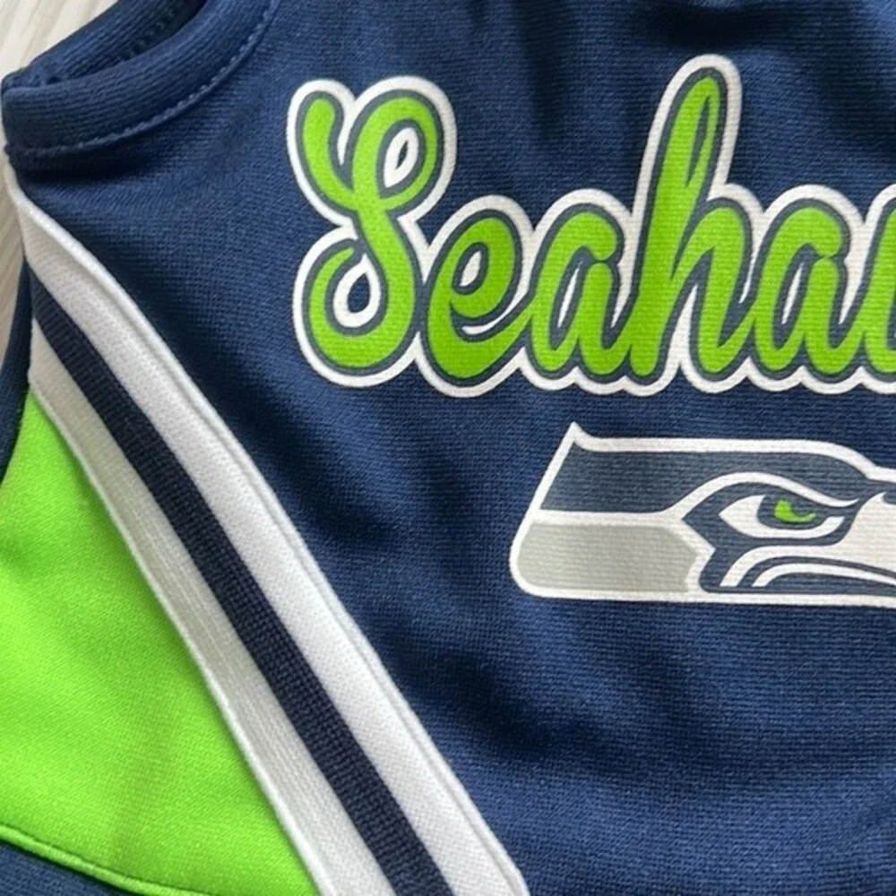 NWT Authentic Seattle Seahawks girls 2 piece set. NFL Team Apparel/Cheerleader